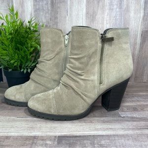 Women's White Mountain Taft Slouch Heel Bootie - Size: 9.5